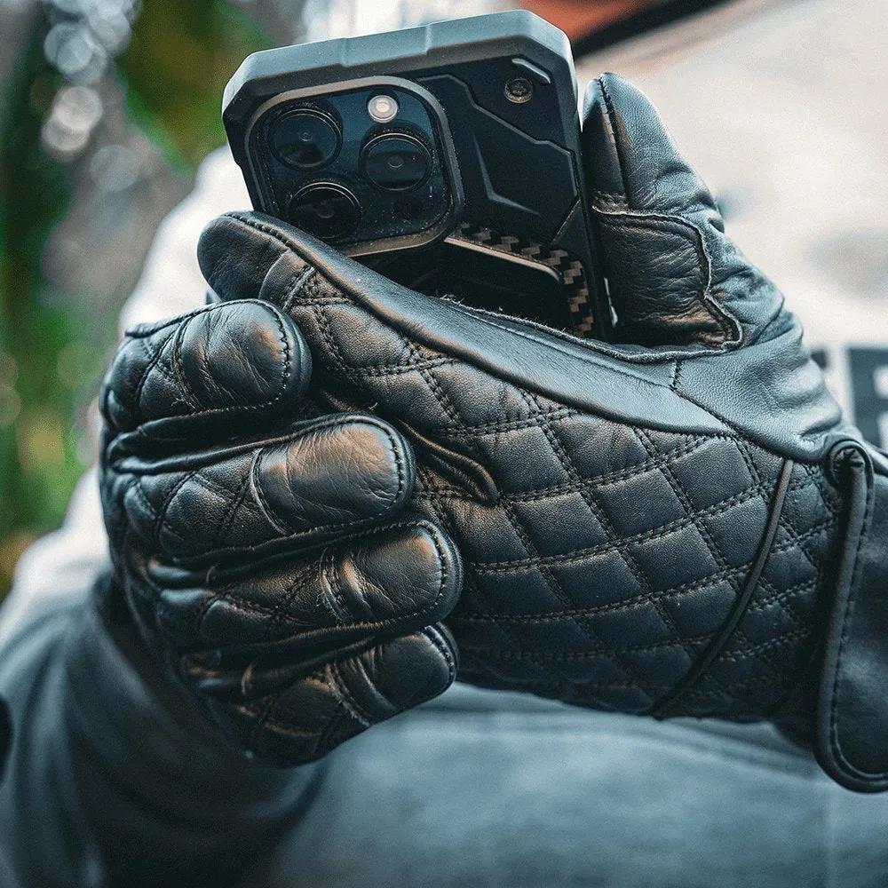 Unik Diamond Stitch Gloves in Black / Black, diamond quilting detail