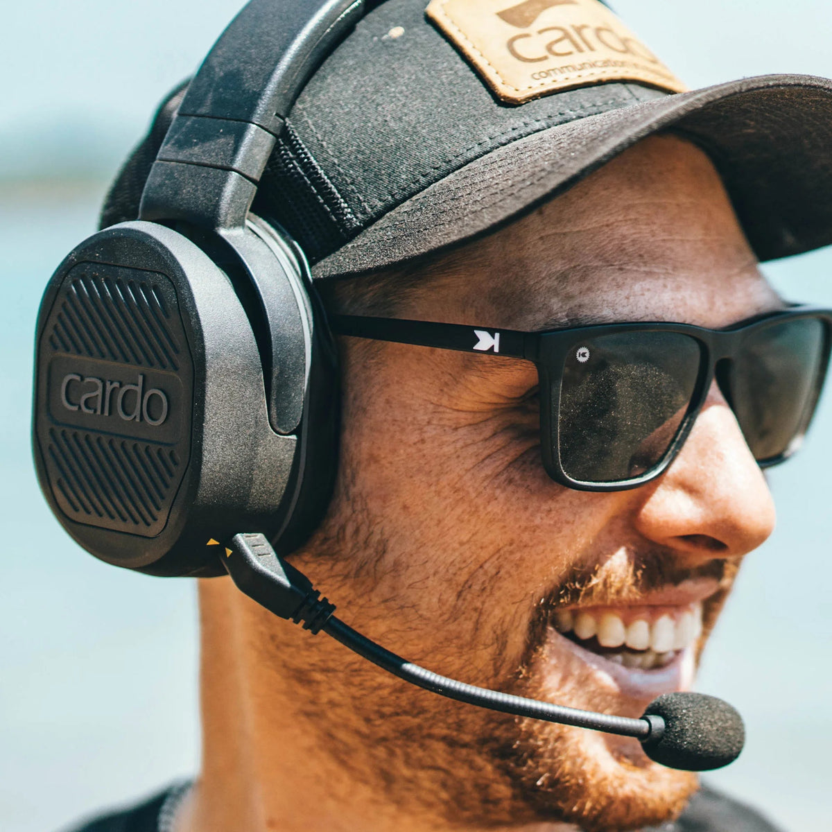 Cardo PACKTALK EDGEPHONES black headset worn fit and microphone position