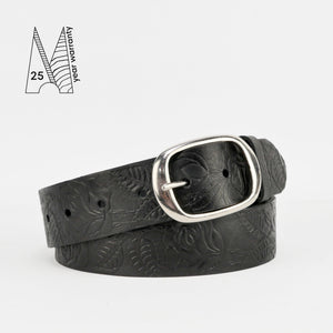 Belt 1 1/2 Rose & Leaf Painted: Description:Belt 1 1/2 Rose &amp; Leaf Painted
To choose your buckle, make a selection from t