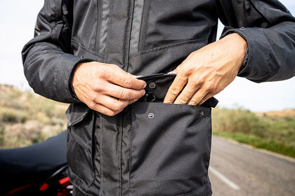 Metropolis EVO Jacket: LS2 Metropolis Evo JacketThe LS2 Metropolis Evo Jacket stands as the perfect everyday jacket designed 