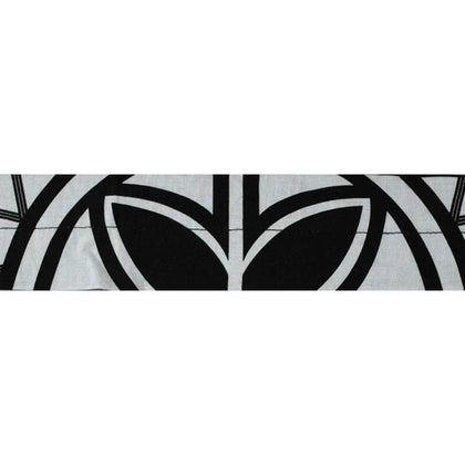 Zan Cooldanna Maori: Cooldanna is a head and neck tie that provides hours of cooling relief
Soak the Cooldanna in cold water 
