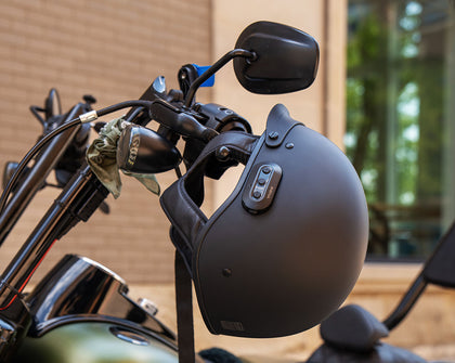 SENA Cavalry 2 Half Helmet: CLASSIC DESIGN MEETS MODERN TECHNOLOGYThe Cavalry 2 is a cutting edge smart helmet that blends cl