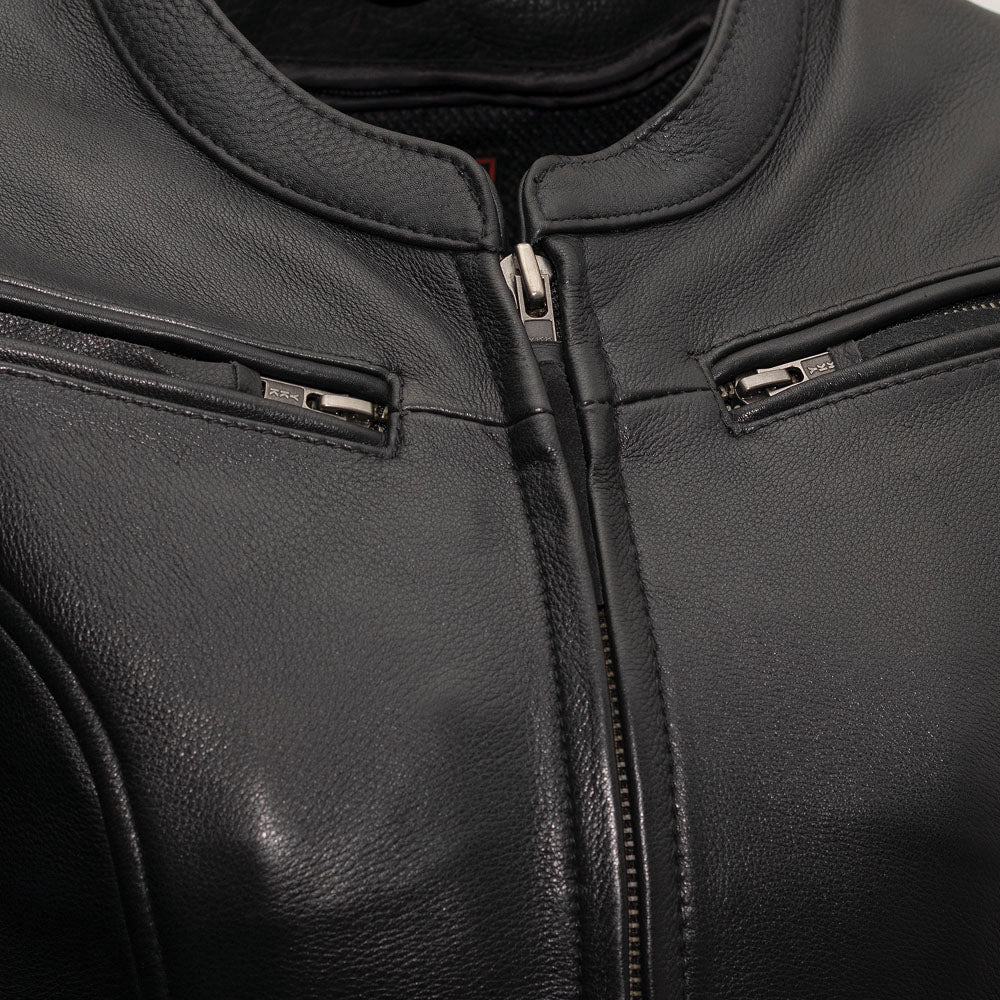 Ladies Speed Queen Jacket: Features:

True to size
0