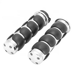 Eyeso Grips - Flat With Assist: Description

Fits 1" Handlebars with dual cable throttles 
Available in black or chrome 
Does