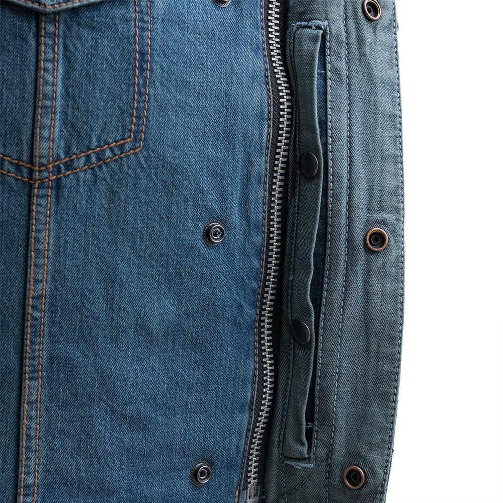Men's No Limit Denim Vest: True to size
Made in Washed Blue Denim
Roll up collar
Two chest pockets with snap closures
Two sla