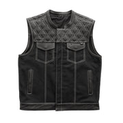 Hunt Club Vest Black / White Stiching: The Hunt Club is one of our most popular club style vests, for good reason! With a 20o