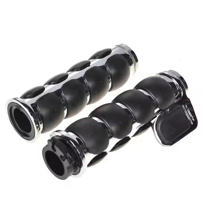 Eyeso Grips - Flat With Assist: Description

Fits 1" Handlebars with dual cable throttles 
Available in black or chrome 
Does