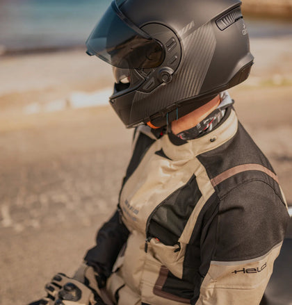 Integrated Cardo Packtalk communication controls on Beyond GTS