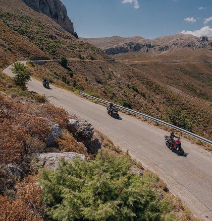 Cardo Beyond GTS communication range up to 2 kilometers