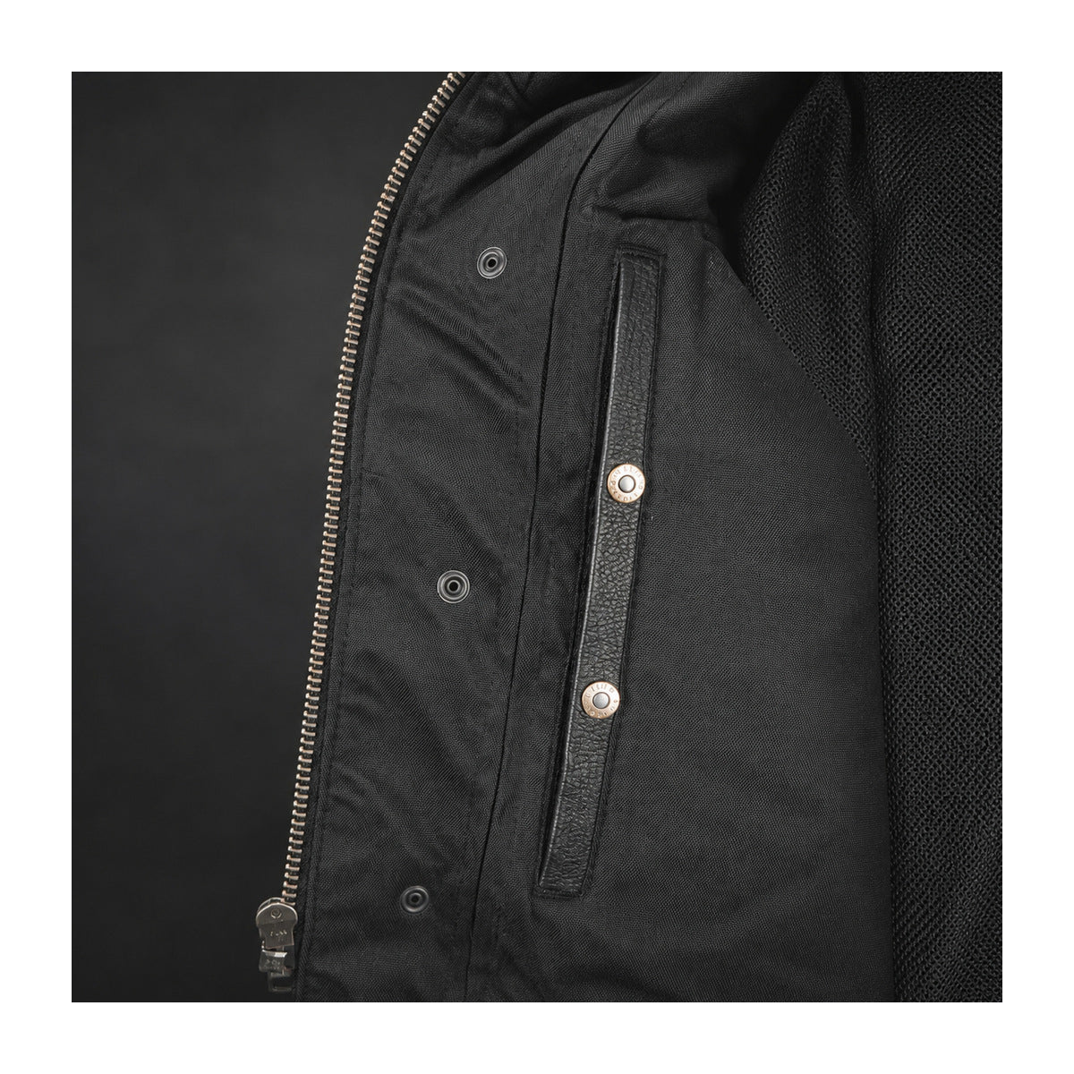Sharp Shooter interior concealed-carry pocket detail