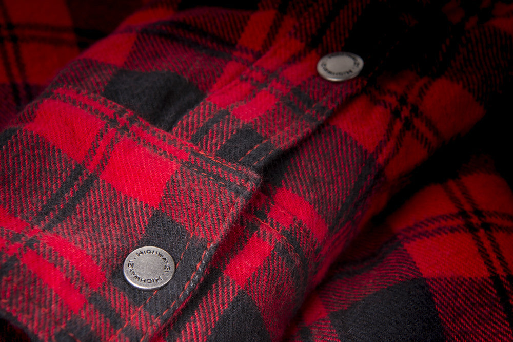 Highway 21 Marksman Flannel Black/Red cuff snap detail