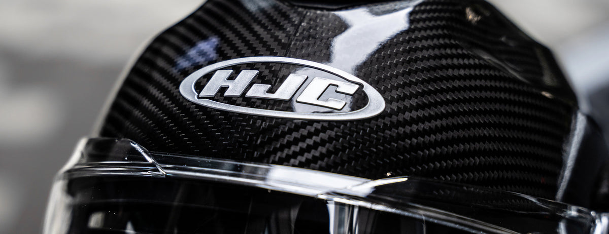 HJC F100 Carbon carbon fiber shell feature