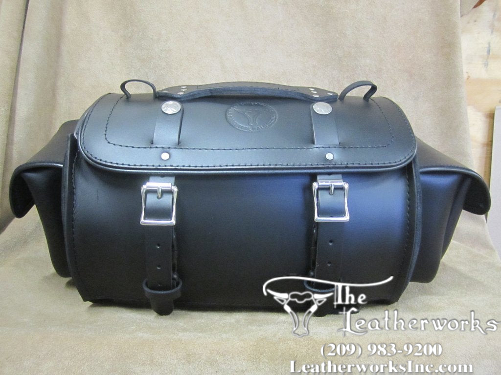 Leatherworks 116XP black leather duffel bag, front view with side pockets