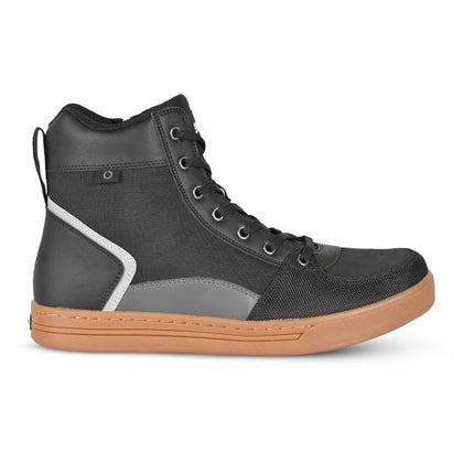 NORU Men’s Tori Boot in black with gum sole side profile