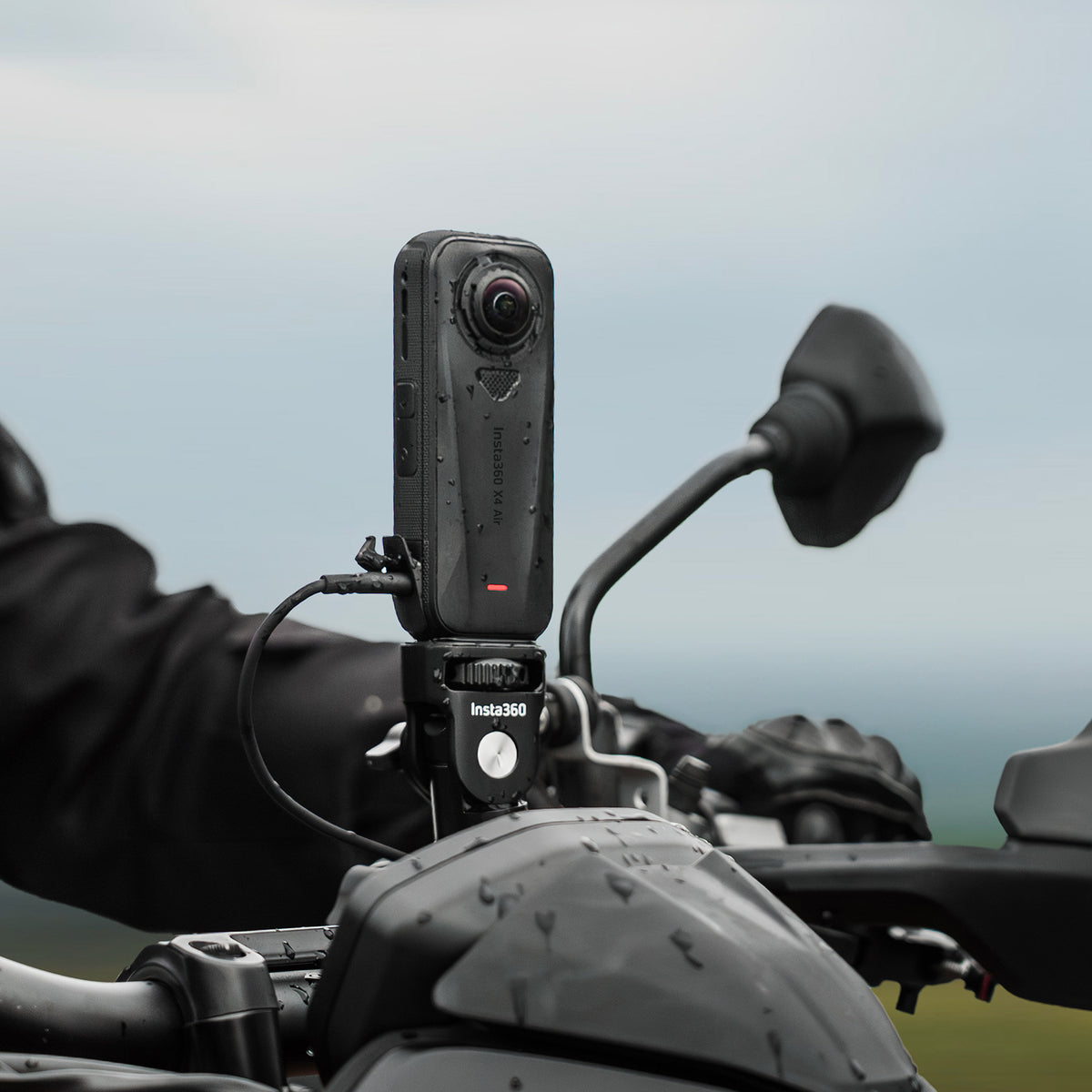 INSTA X4 Air Motorcycle Bundle