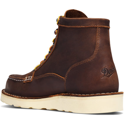 Women's Bull Run Moc Toe: RELIABLY RUGGED
Built in the USA with a dedication to quality that goes back to 1932, the Bull Run 