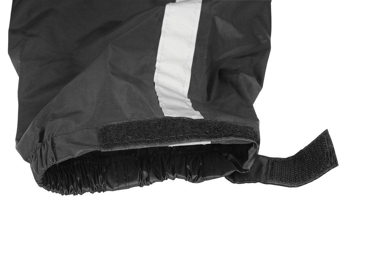 SR6000 Stormrider Rainsuit: Features:

New styling and material for 08’
Two-piece 100% waterproof rain suit
Soft Polyester ou