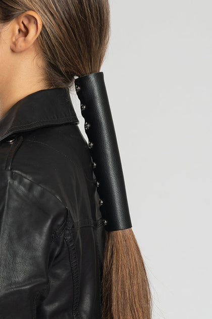 12" Solid Leather Extra Wide: Features:

Full Grain Leather Ponytail Holder
Classic Solid Color Leather
Extra Wide Available 