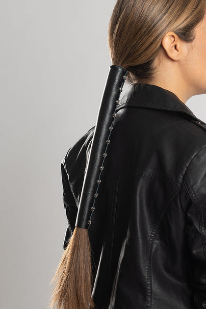 12" Solid Leather Extra Wide: Features:

Full Grain Leather Ponytail Holder
Classic Solid Color Leather
Extra Wide Available 