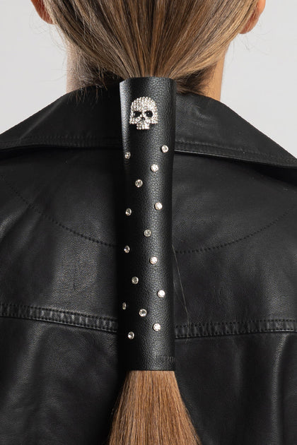 4" Skull & Rhinestones: Description
All Hair Gloves® come in snaps for easy use with elastic band and hook for non-slip secur