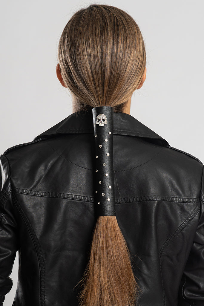 4" Skull & Rhinestones: Description
All Hair Gloves® come in snaps for easy use with elastic band and hook for non-slip secur