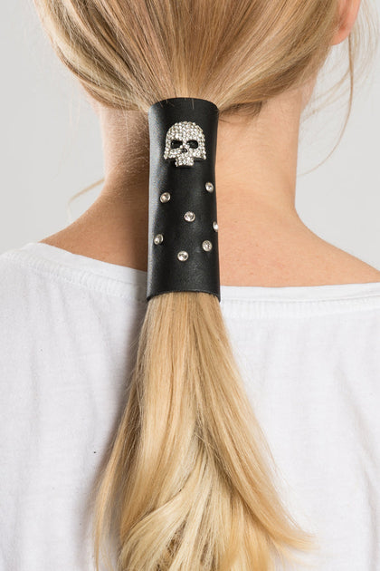4" Skull & Rhinestones: Description
All Hair Gloves® come in snaps for easy use with elastic band and hook for non-slip secur