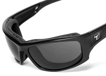 Chubasco 24:7 Eclypse/Black: Features:

Fits small/large faces
AirShield® Wind Blocking Foam Eyecup (not removable)
100% UVA/