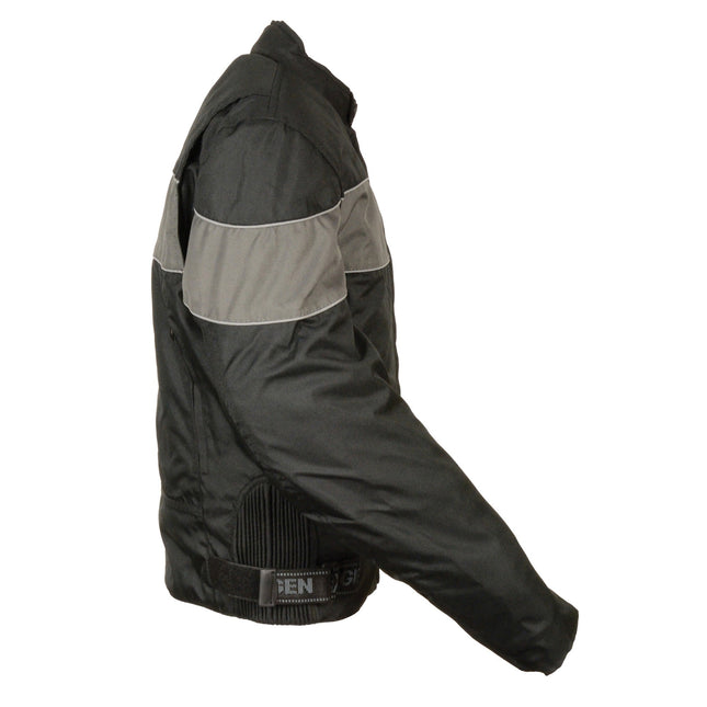 Men's Nylon Jacket 2121: Features:

600D Nylon Textile Material
Full Sleeve Zip Out liner
Front and back venting
Stand Up Col