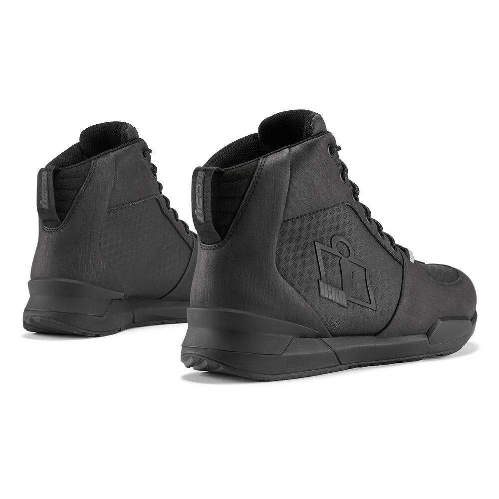 Tarmac Waterproof Boots: Description
Take on the elements while riding in lightweight comfort with the Tarmac™ Waterproof rid